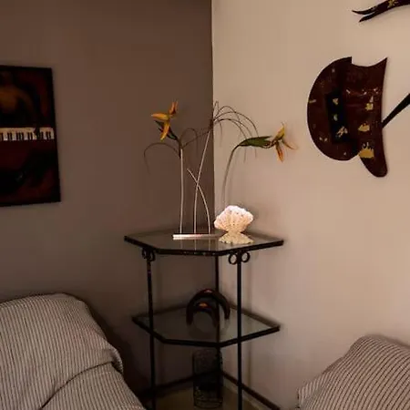 Avant Garde Downtown Apartment